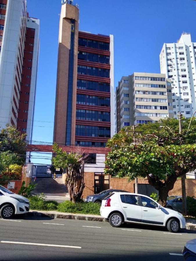Maravilhoso Apartamento 2 Quartos Com Ofuro Porto Da Barra Salvador Summer Barra Flat Esterno foto