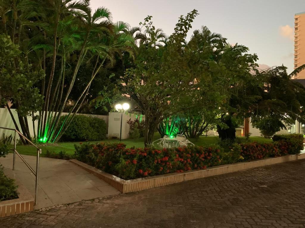 Maravilhoso Apartamento 2 Quartos Com Ofuro Porto Da Barra Salvador Summer Barra Flat Esterno foto